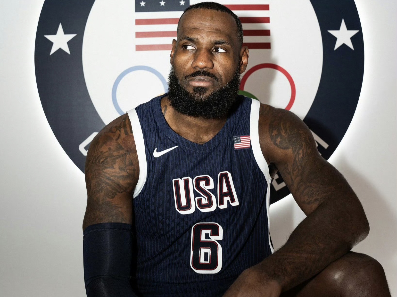 美国篮球名将获得年度最佳球员奖 美国篮球名将获得年度最佳球员奖