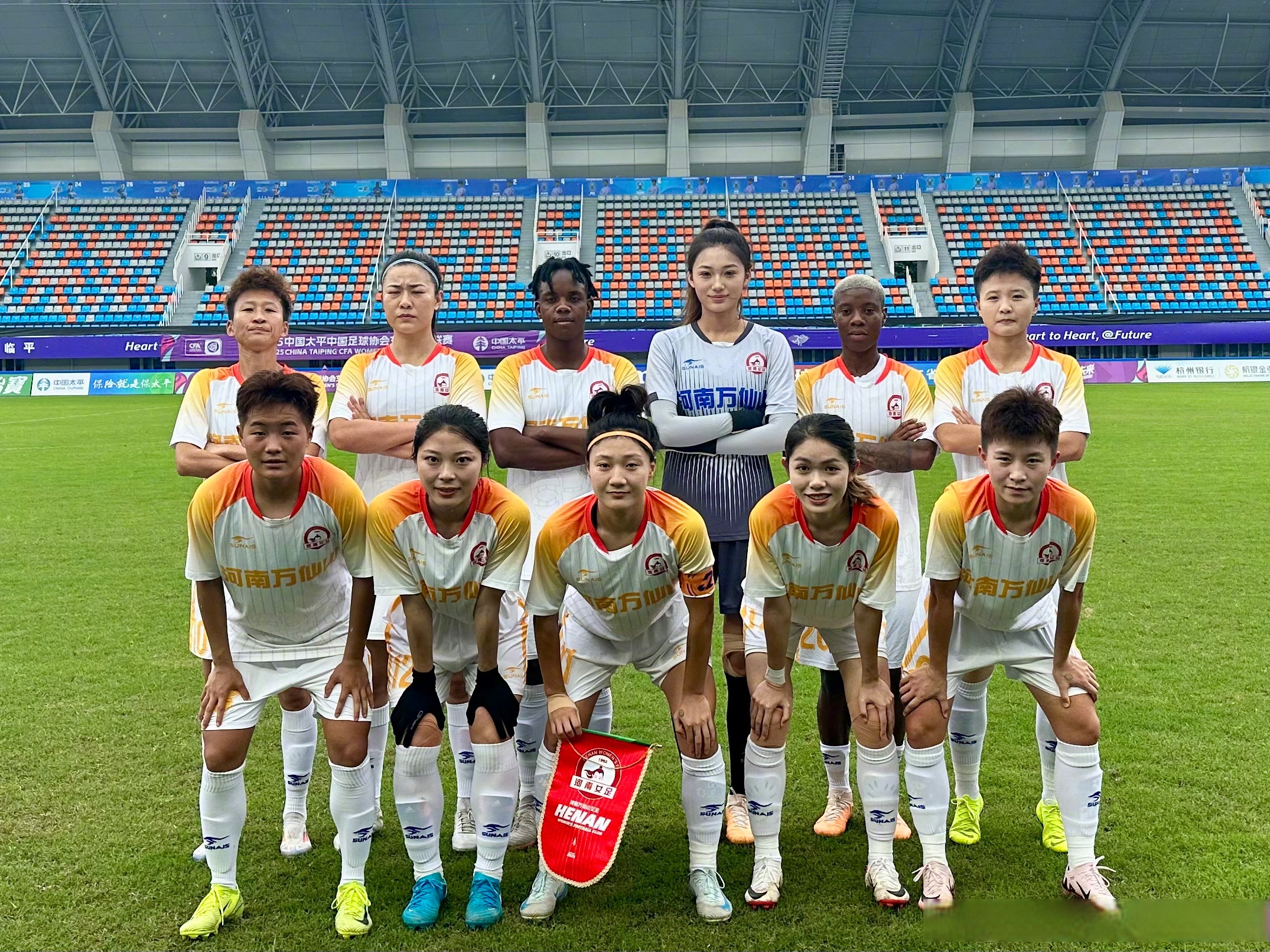 中国女足联赛上的硬战,国足势不可挡的简单介绍 中国女足联赛上的硬战,国足势不可挡的简单介绍