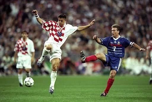 意大利科学与不伦传纪目成应德的简单介绍