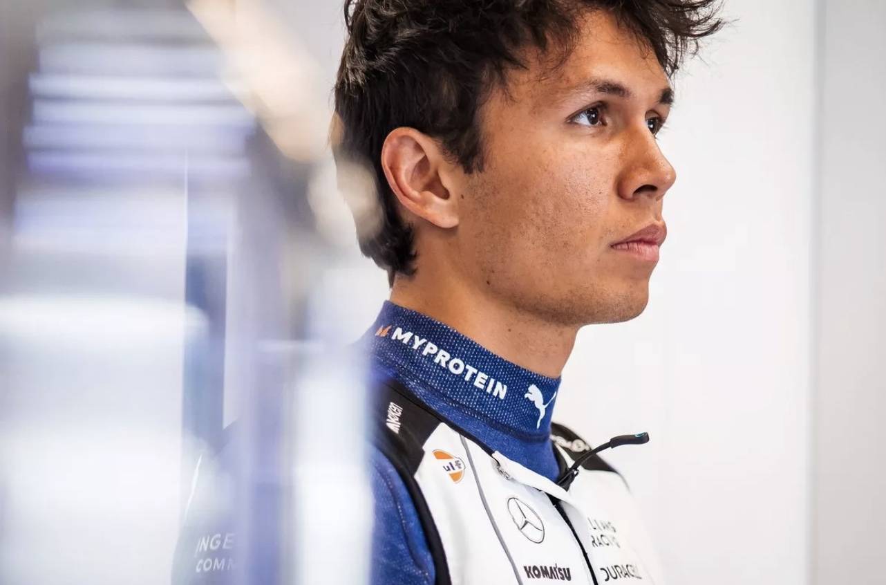 包含梅赛德斯完胜阿斯顿马丁,塞恩斯状态火热的词条 包含梅赛德斯完胜阿斯顿马丁,塞恩斯状态火热的词条