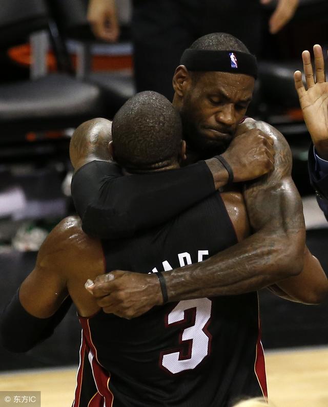 北京队完胜热火,詹姆斯统治全场的简单介绍 北京队完胜热火,詹姆斯统治全场的简单介绍