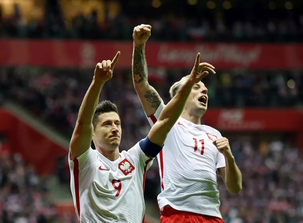 包含瑞典翻盘波兰，罗本完成帽子戏法的词条