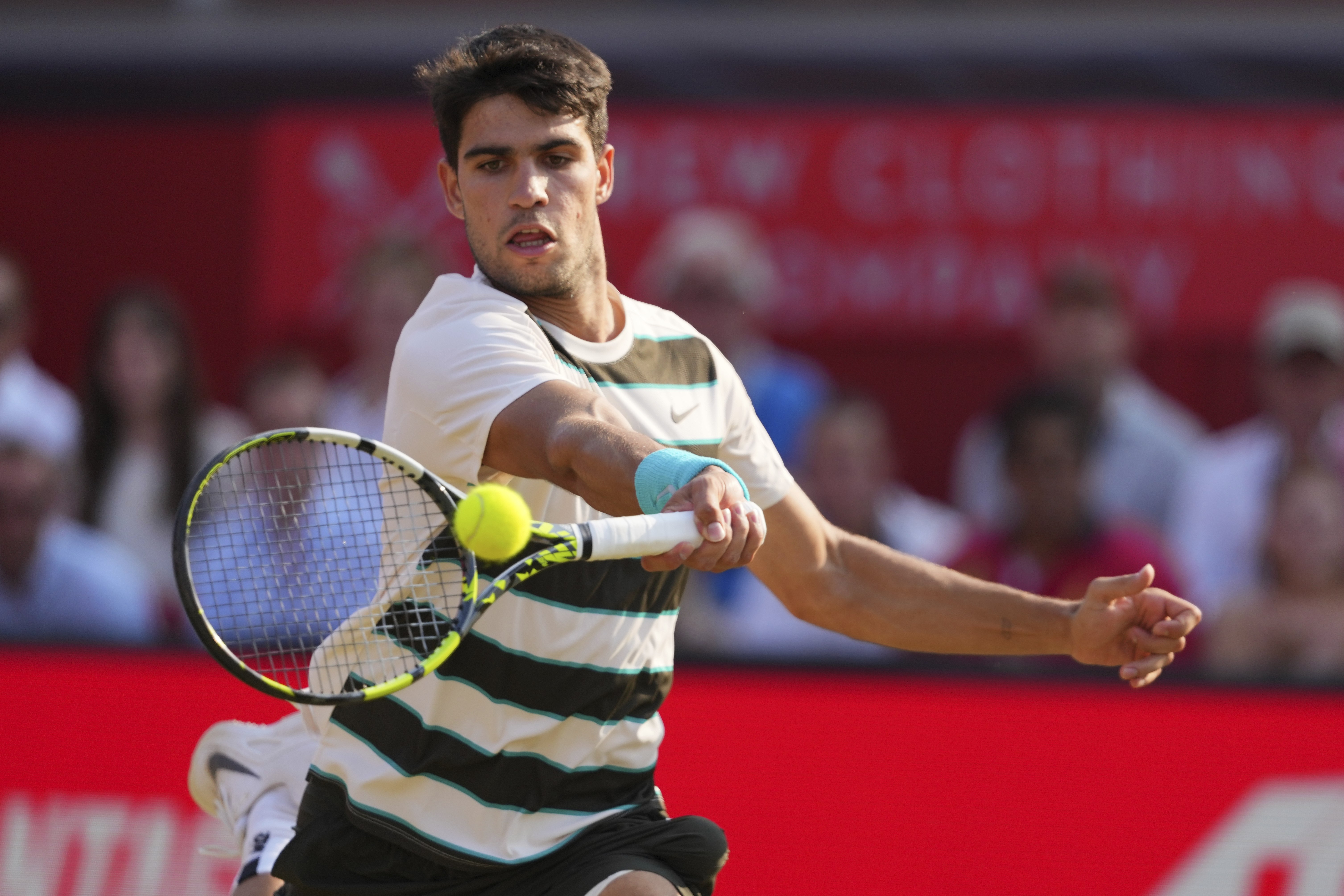 意大利网球队力克美国网球队，阿尔卡拉斯高光表现