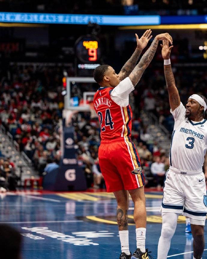 美国男篮力克爵士，锡安送出助攻