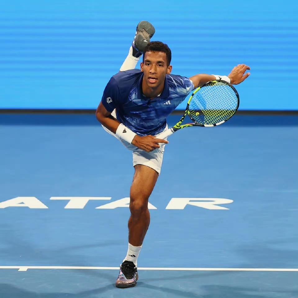 意大利网球队力克日本网球队，瓦林卡绝境逆转的简单介绍