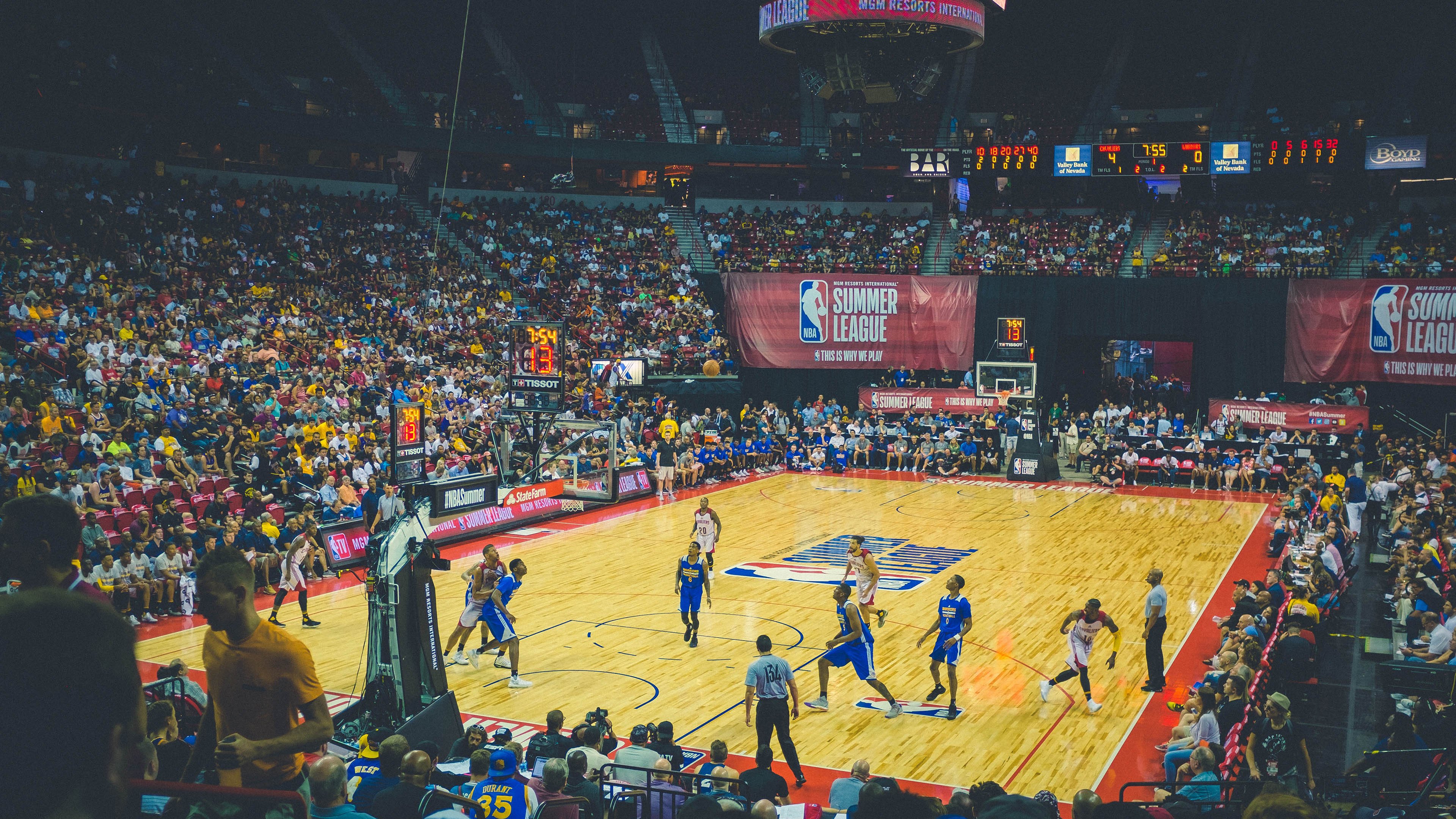 北欧神话谢幕，新神降临，伊布美加墨接管之夜，德国战车压哨碾过丹麦
