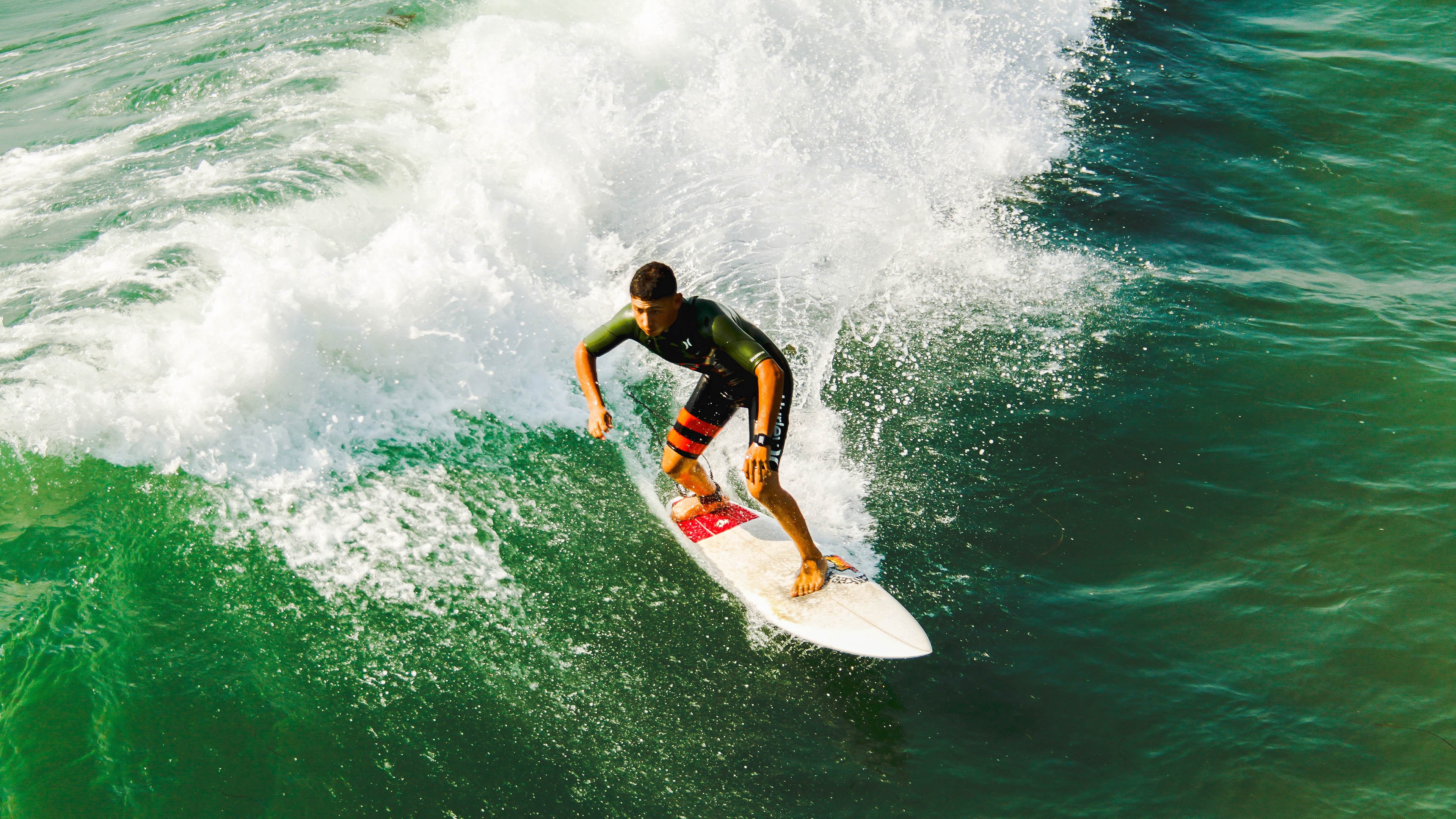 世界杯之夜，黄喜灿的里程碑与足球的永恒魅力